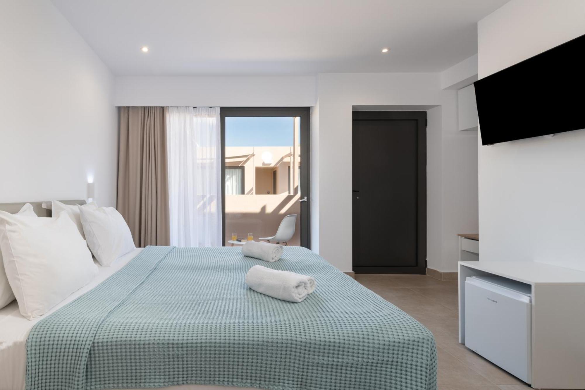 Hotel Golden Bee Lifestyle Stalida Esterno foto